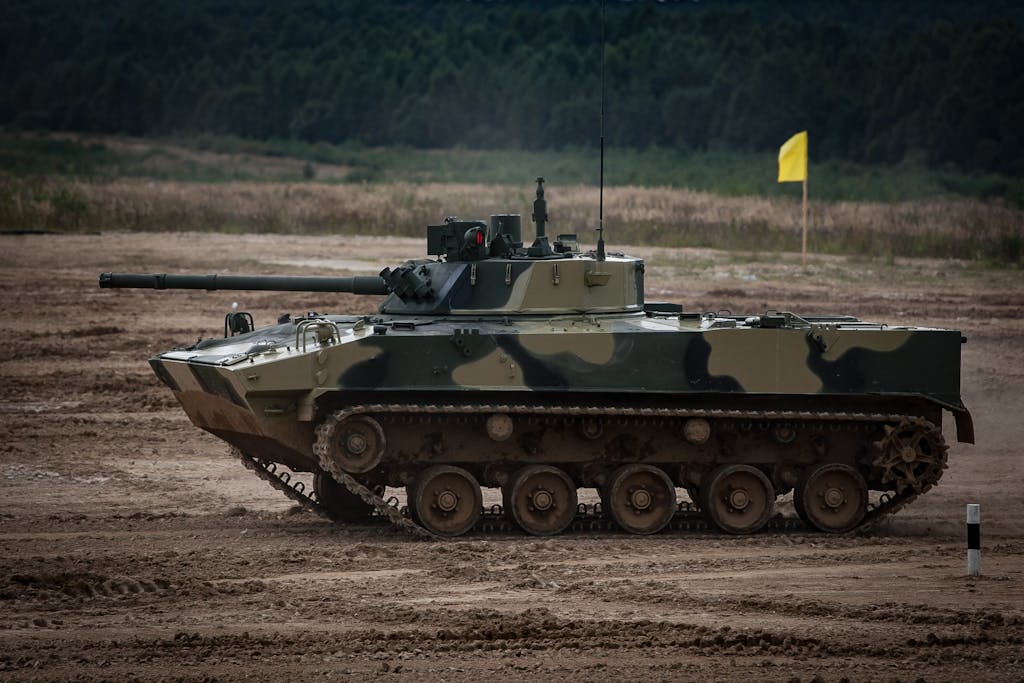 Conduite d’un char militaire près de Gdansk — ShuttleHero