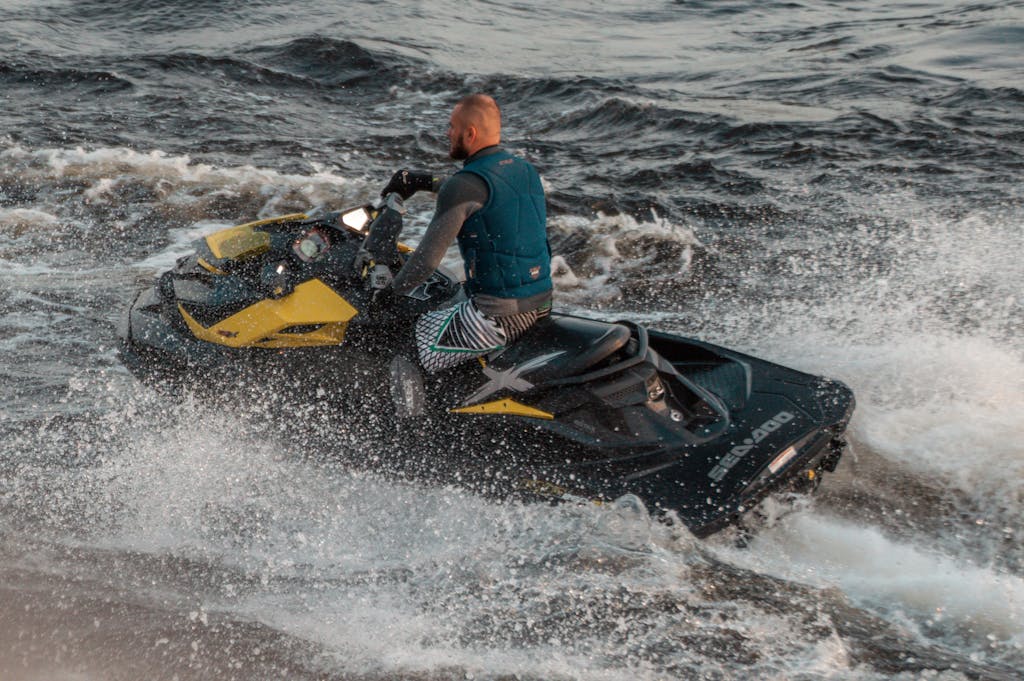Jet-ski sur la baie de Gdansk — ShuttleHero